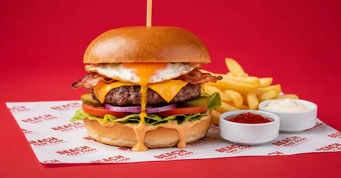 Burger cu cartofi prăjiți